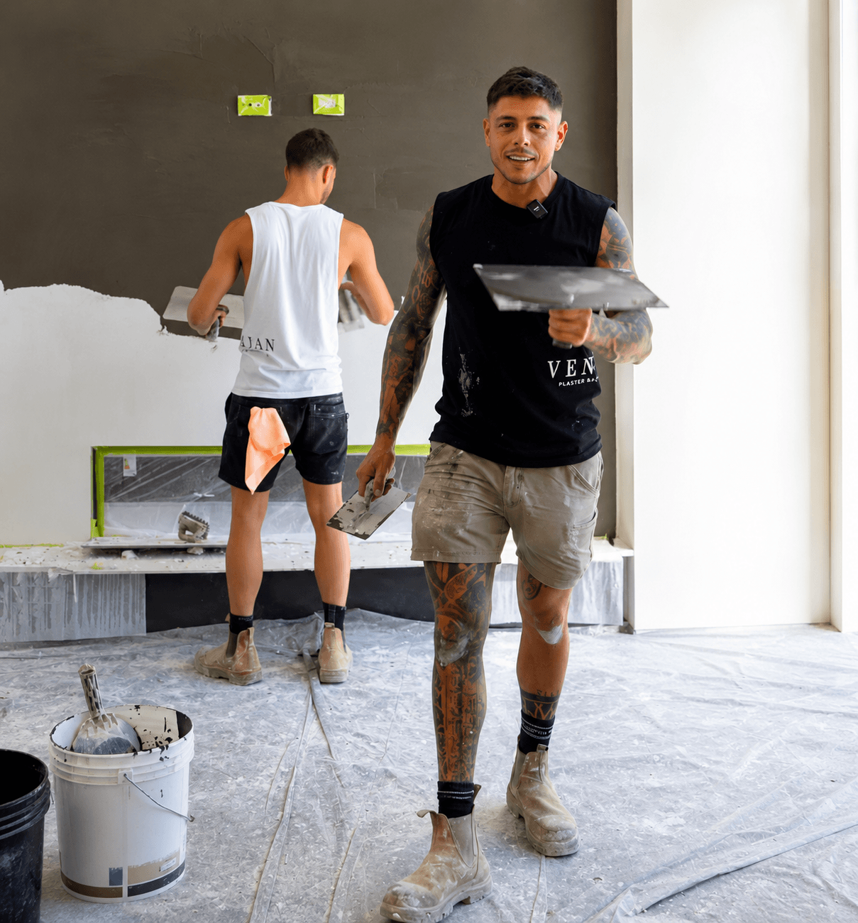 Zespół WAWA PAINT podczas prac wykończeniowych